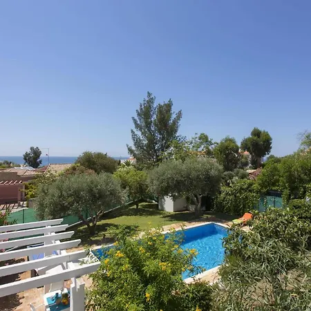 וילה Emilio Pequena By